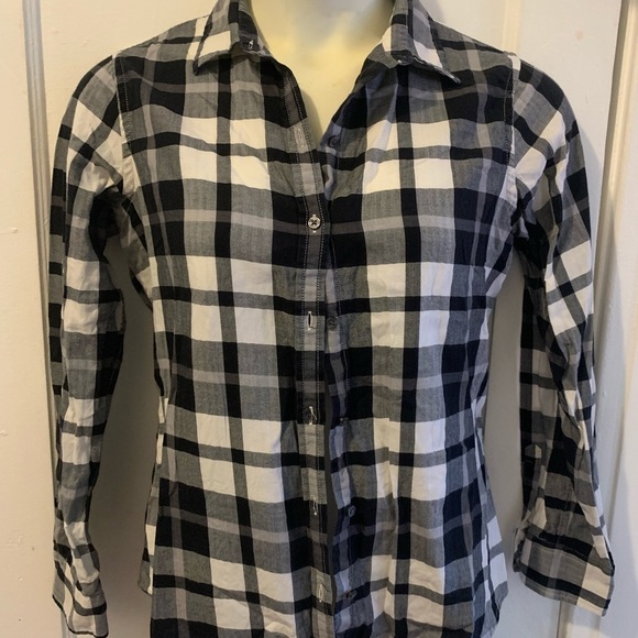 Two Banana republic button down shirts - Picture 6 of 7